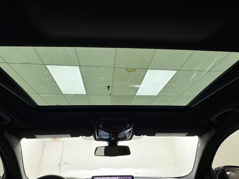 Used 2022 BMW 530i xDrive w/ Convenience Package image 25