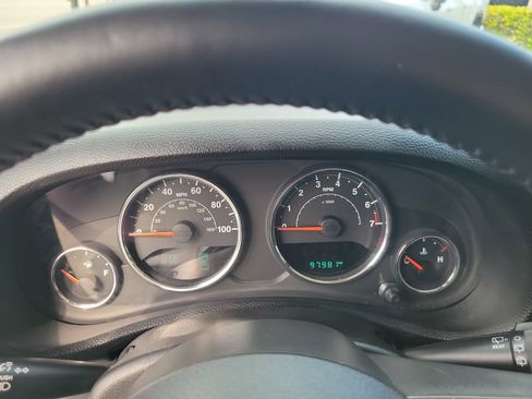 Used 2016 Jeep Wrangler Unlimited Sport w/ Connectivity Group AWD/4WD image 28