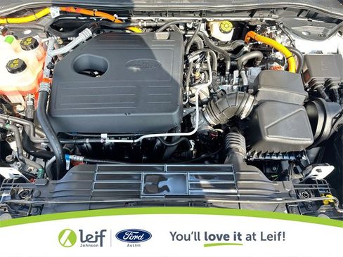 Used 2020 Ford Escape Titanium image 22