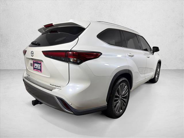 Used 2021 Toyota Highlander Platinum FWD image 5