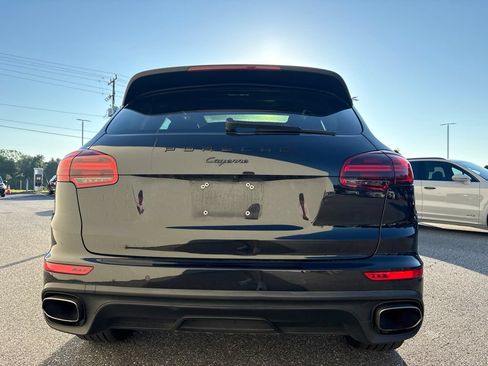 Used 2017 Porsche Cayenne AWD/4WD image 4