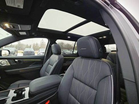 New 2026 Buick Enclave Avenir w/ Super Cruise Package image 12