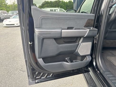 Used 2023 Ford F150 Lightning Lariat image 27