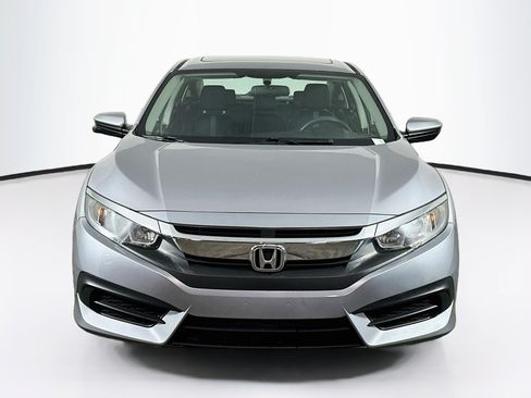 Used 2018 Honda Civic EX image 2