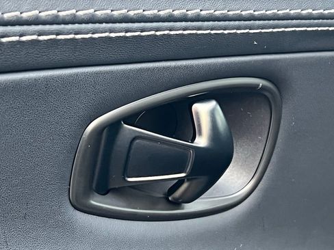 Used 2022 Aston Martin DBX Base image 43