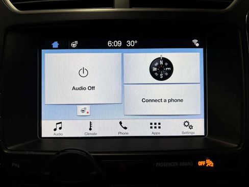 Used 2018 Ford Explorer XLT w/ Equipment Group 202A image 29