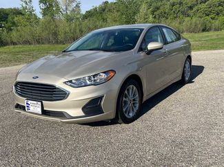 Used 2019 Ford Fusion SE image 1