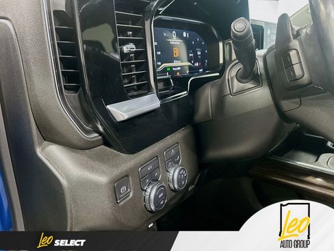 Used 2022 GMC Sierra 1500 Elevation w/ LPO, Elevation Black Package image 10