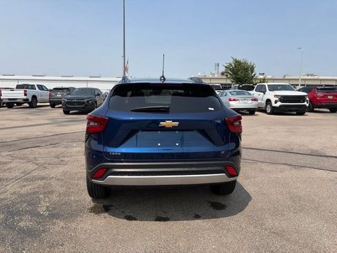 Used 2024 Chevrolet Trax LT w/ Driver Confidence Package FWD image 6
