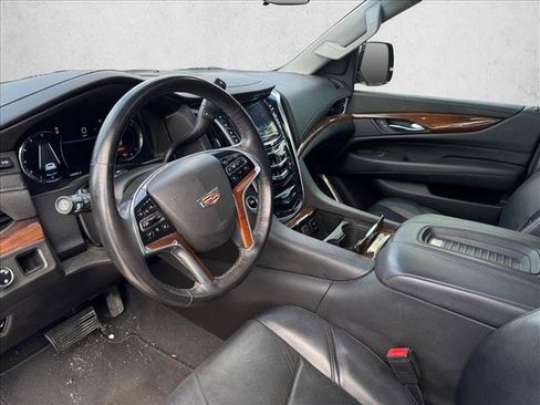 Used 2020 Cadillac Escalade Premium Luxury RWD image 10