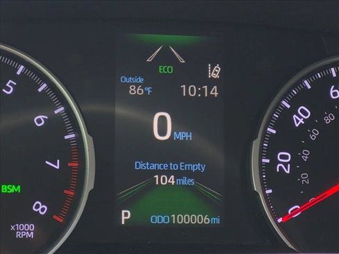 Used 2019 Toyota RAV4 XLE Premium FWD image 10