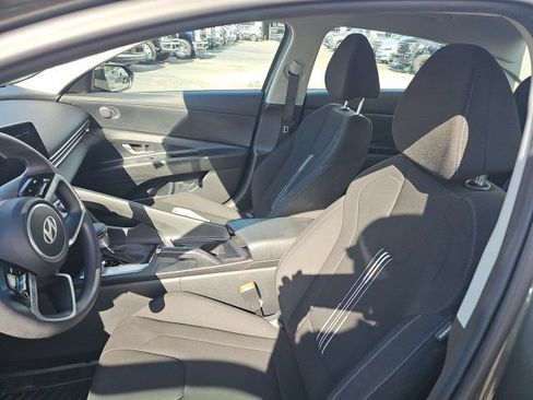 Used 2024 Hyundai Elantra SEL FWD image 10