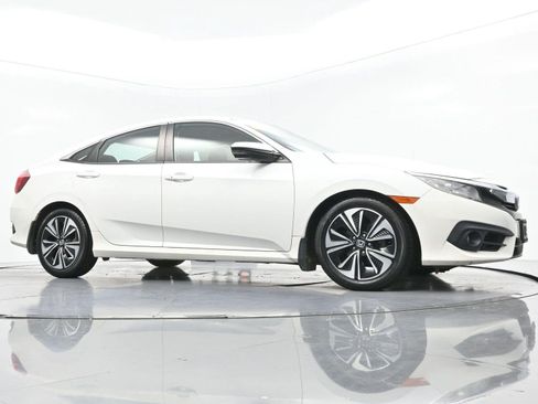 Used 2017 Honda Civic EX-T image 40