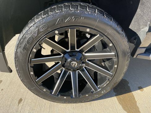 Used 2016 Chevrolet Tahoe LT RWD image 13