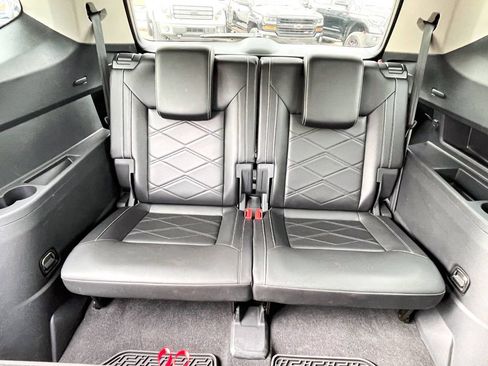 Used 2024 Volkswagen Atlas SE image 14