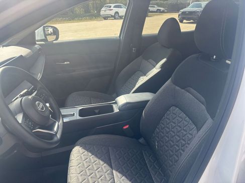 Used 2025 Nissan Kicks SV image 34