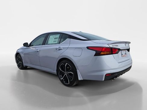 New 2025 Nissan Altima 2.5 SR image 4