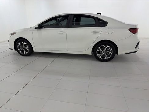 Used 2019 Kia Forte LXS image 2