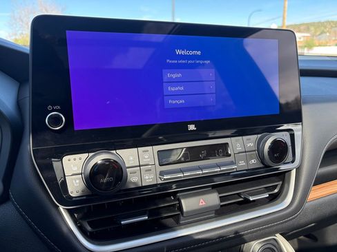 Used 2024 Toyota Grand Highlander Limited AWD/4WD image 29