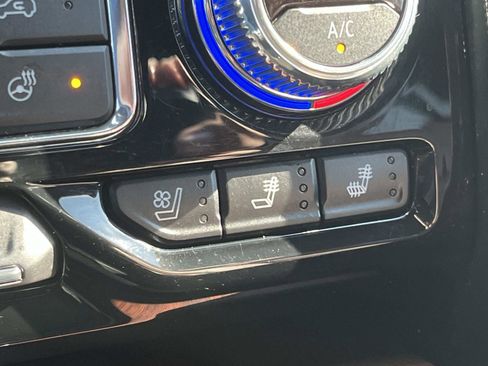 Used 2024 GMC Yukon Denali Ultimate image 33