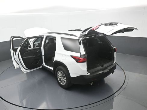 Used 2023 Chevrolet Traverse LT image 69
