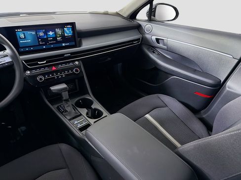 Used 2025 Hyundai Sonata SE image 24
