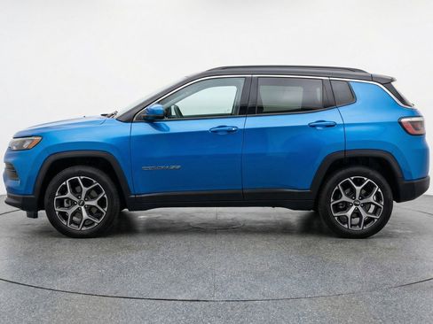 Used 2025 Jeep Compass Limited AWD/4WD image 5