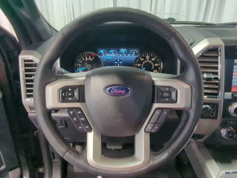 Used 2015 Ford F150 Lariat w/ Equipment Group 502A Luxury AWD/4WD image 29