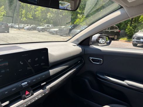 Used 2025 Kia K4 FWD image 31