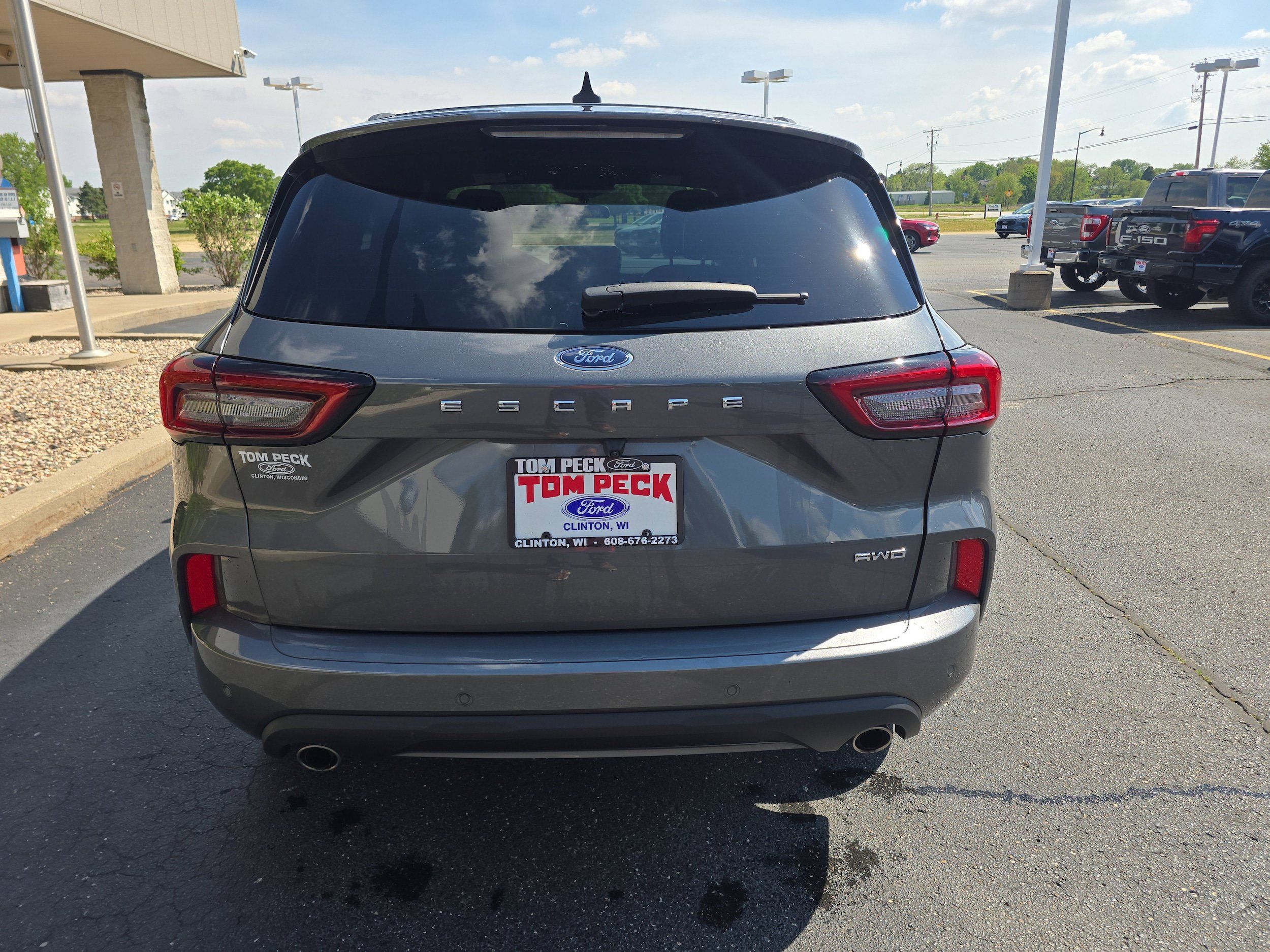 Used 2023 Ford Escape ST-Line w/ Tech Pack #1 AWD/4WD image 7