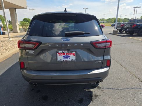 Used 2023 Ford Escape ST-Line w/ Tech Pack #1 AWD/4WD image 7