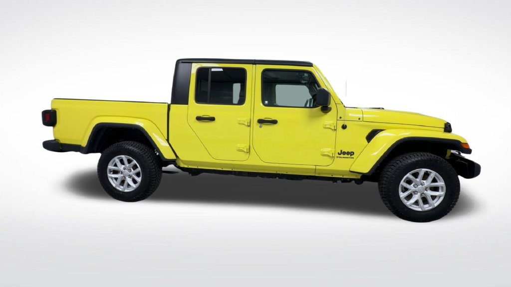 Used 2023 Jeep Gladiator Sport AWD/4WD image 11
