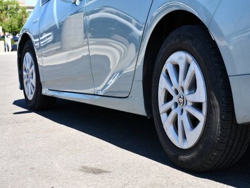 Used 2016 Toyota Prius Two FWD image 10