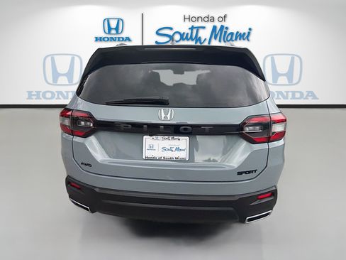 Certified 2024 Honda Pilot Sport image 6