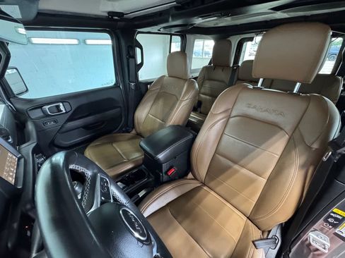 Used 2021 Jeep Wrangler Unlimited Sahara w/ Uconnect 4C Nav & Sound Group AWD/4WD image 12