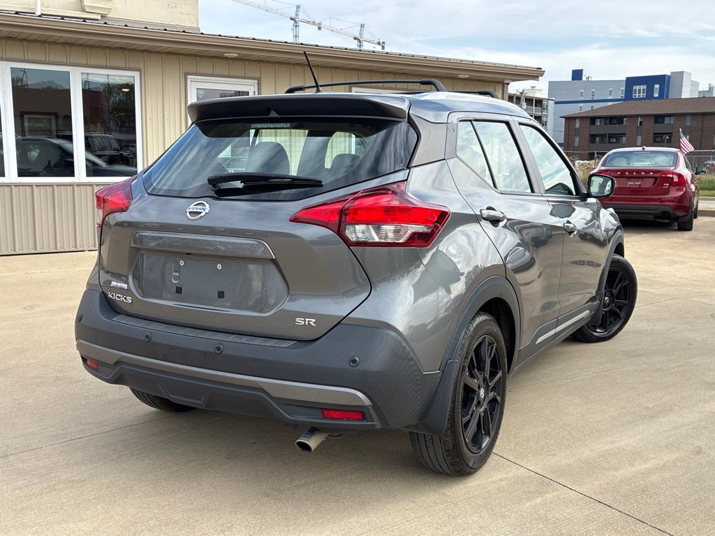 Used 2020 Nissan Kicks SR w/ Exterior Package FWD image 5