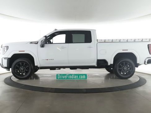 Used 2026 GMC Sierra 2500 AT4 w/ AT4 Premium Plus Package AWD/4WD image 9