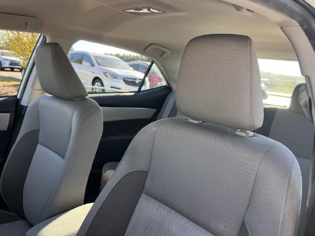 Used 2017 Toyota Corolla LE w/ Carpet Mat Package (TMS) FWD image 12