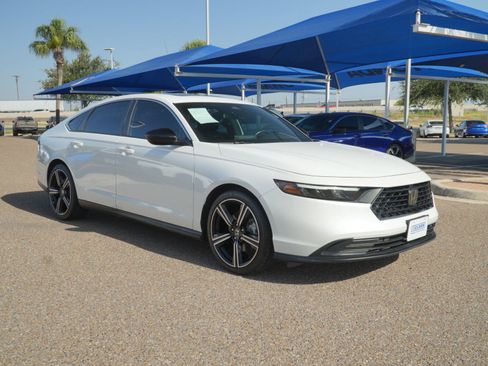 Used 2024 Honda Accord Sport image 3