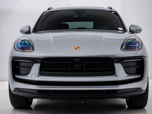 Certified 2025 Porsche Macan w/ Premium Package Plus AWD/4WD image 6