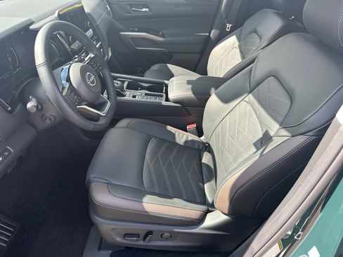 New 2025 Nissan Pathfinder Platinum w/ Cargo Package image 9