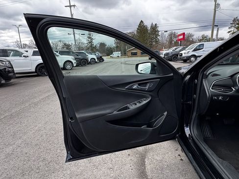 Used 2021 Chevrolet Malibu LT image 11