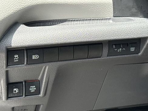 Used 2023 Toyota Sienna LE FWD image 20