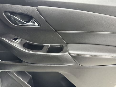 Used 2020 Chevrolet Traverse LS image 38