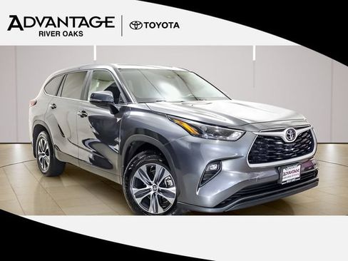 Used 2023 Toyota Highlander XLE AWD/4WD image 1