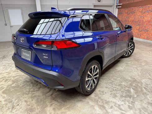 Used 2023 Toyota Corolla Cross XLE w/ Convenience Package AWD/4WD image 5