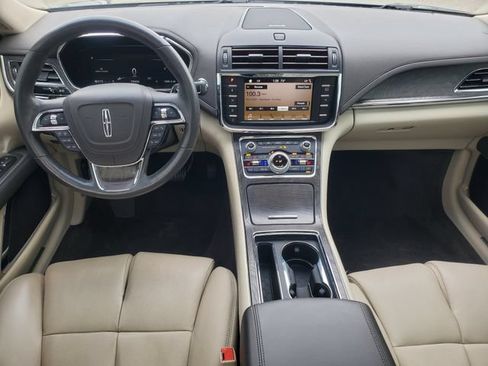 Used 2017 Lincoln Continental Reserve AWD/4WD image 27