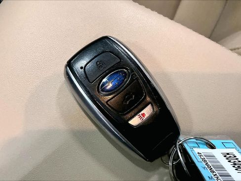 Used 2017 Subaru Legacy 2.5i Limited image 14