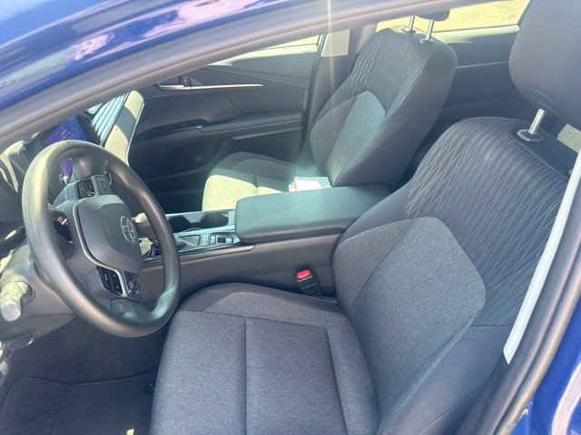 Used 2025 Toyota Camry LE w/ Convenience Package FWD image 6