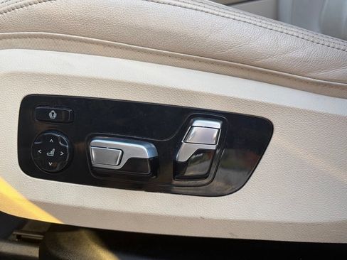 Used 2021 BMW X7 xDrive40i w/ Premium Package AWD/4WD image 43